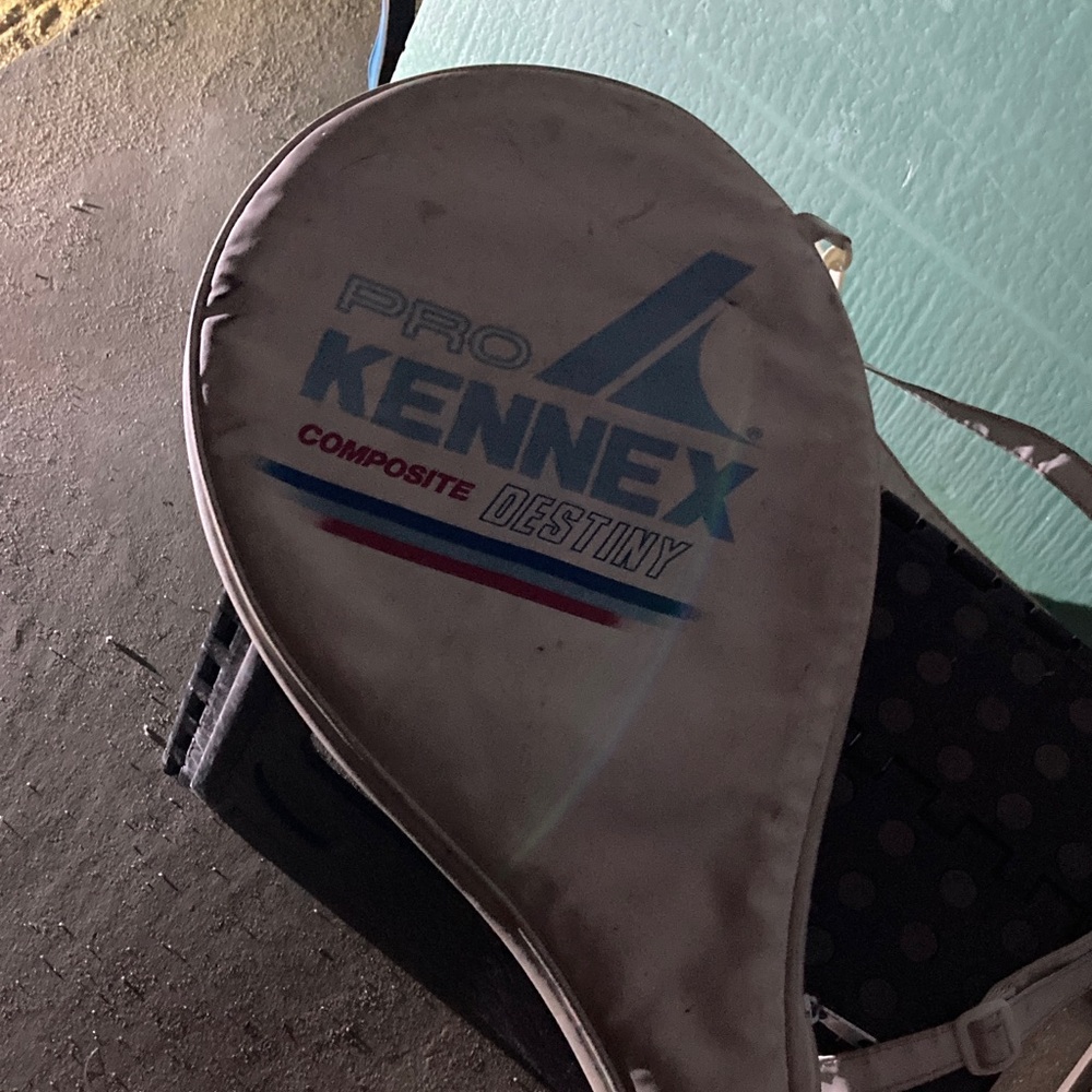 Pro Kennex Tennis Racket with Blue Grip - Picture 2 of 8